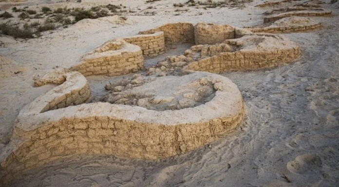 Ancient Fortress Unearthed in Egypt curved walls could withstand wind and sand erosion-credit Egyptian Ministry of Tourism and Antiquities