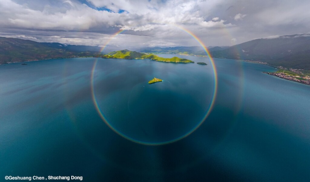Winner Of Weather Photographer Of The Year Contest Shows There’s No End To A Rainbow (Look)
