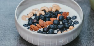Diets Rich in Tea, Coffee, Berries and Nuts Linked to Better Long-term Heart Health in New Study