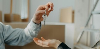 Renter Is Shocked When Landlord Gives Her a Home After 20 Years Being a Good Tenant There