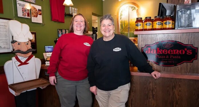 Jakeenos Pizza and Bob Tinsley via Gofundme
