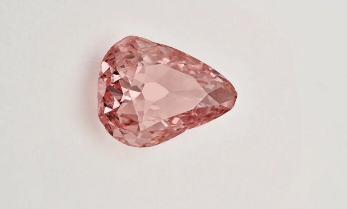 The Grande Conde diamond - credit, Benjamin Chelly, Ecole of Jewelry Arts press photo