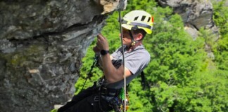 EMT Ran 1.5 Miles up 1,000 Feet of Elevation in 31 Minutes to Get Blood Transfusion for Injured Climber
