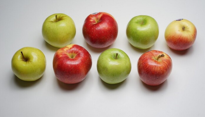 Golden Delicious, SweeTango, Granny Smith, and Gala apples - by Dllu, CC BY-SA 4.0.