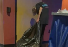 Elderly Theater Worker Surprised by $146,000 for Her Retirement Crowdfunded by Young Moviegoer