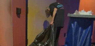 Elderly Theater Worker Surprised by $146,000 for Her Retirement Crowdfunded by Young Moviegoer