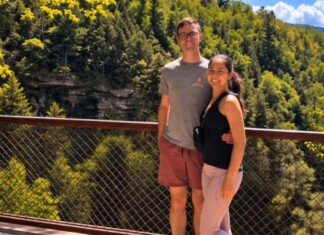 Man Proposes to His Girlfriend After They Were Struck by Lightning–She Restarted His Heart Twice
